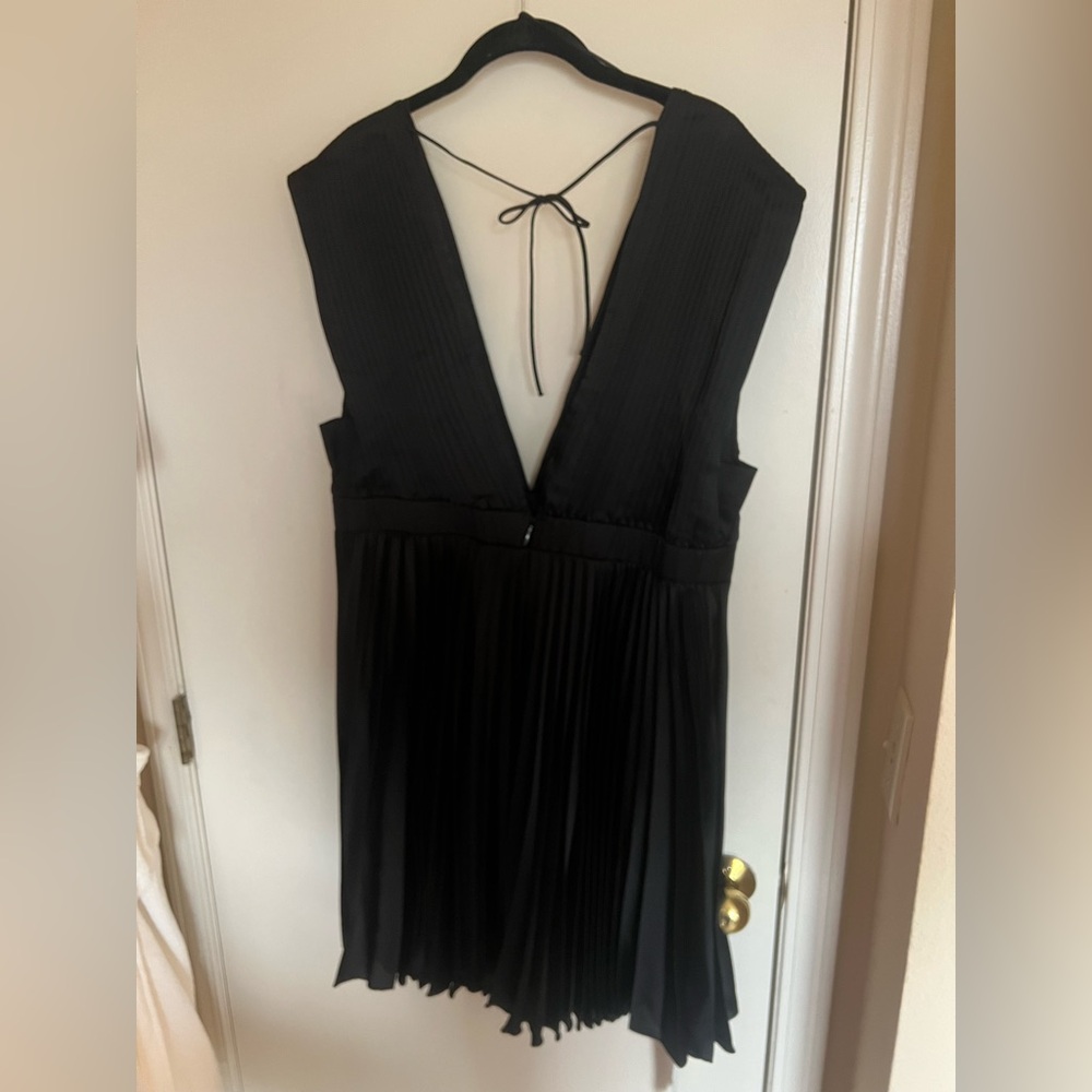 NWT Abercrombie & Fitch Pleated Plunge Mini XL Tall